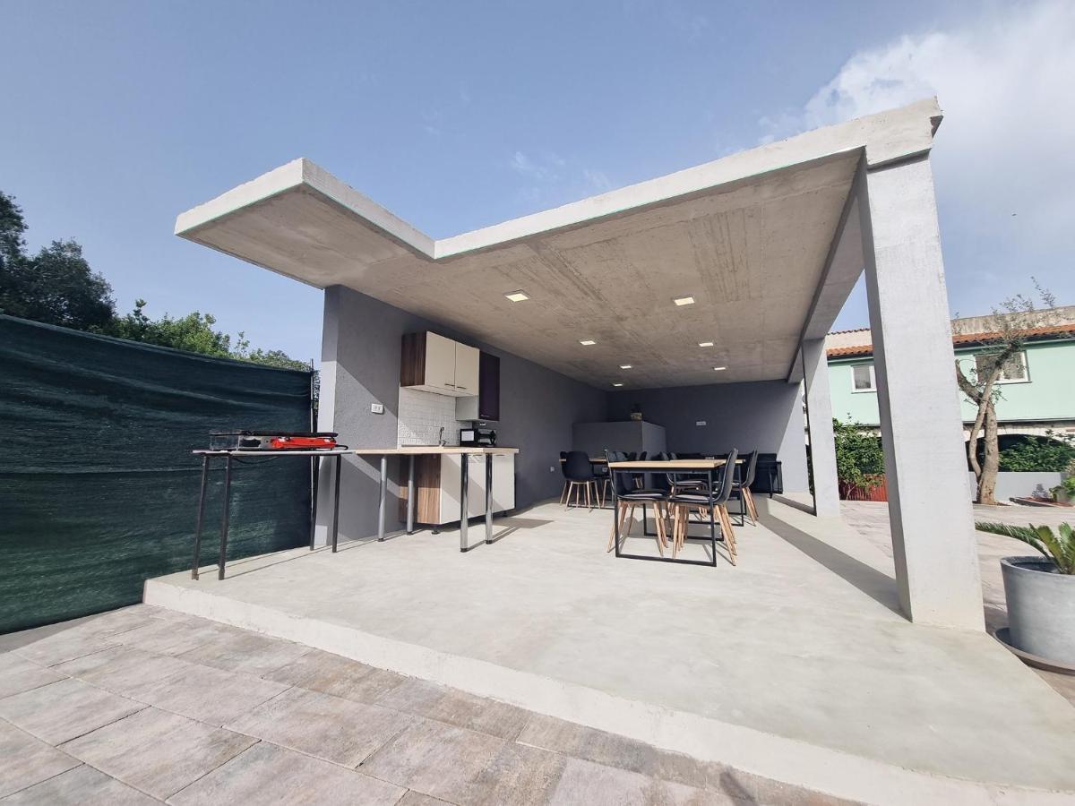 Apartman 2 Apartment Liznjan Bagian luar foto